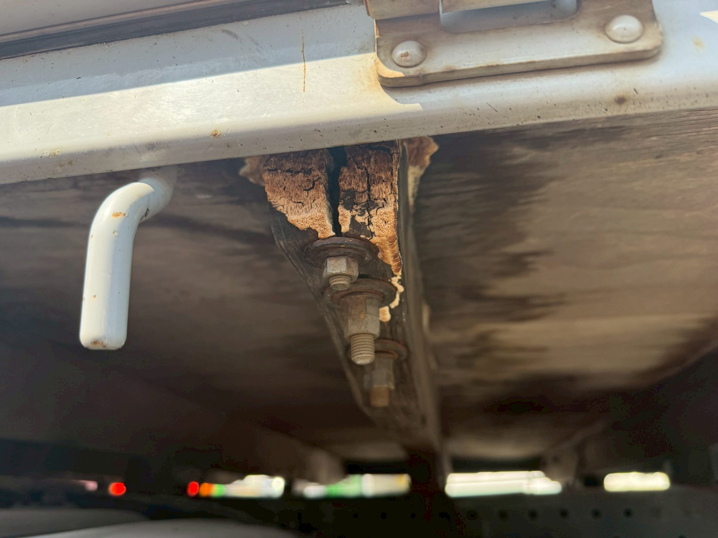 いすゞ 小型ワイド  平ボディ TRG-NPR85AR