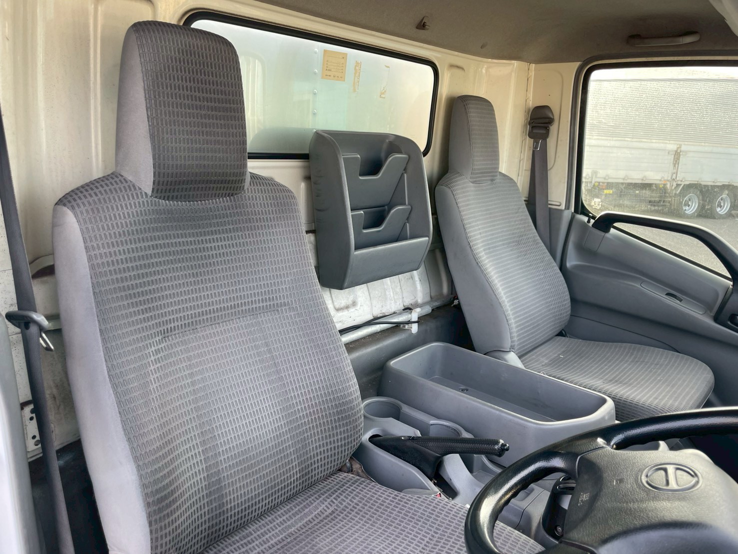 日野 小型ワイド デュトロ バン TKG-XZC710M