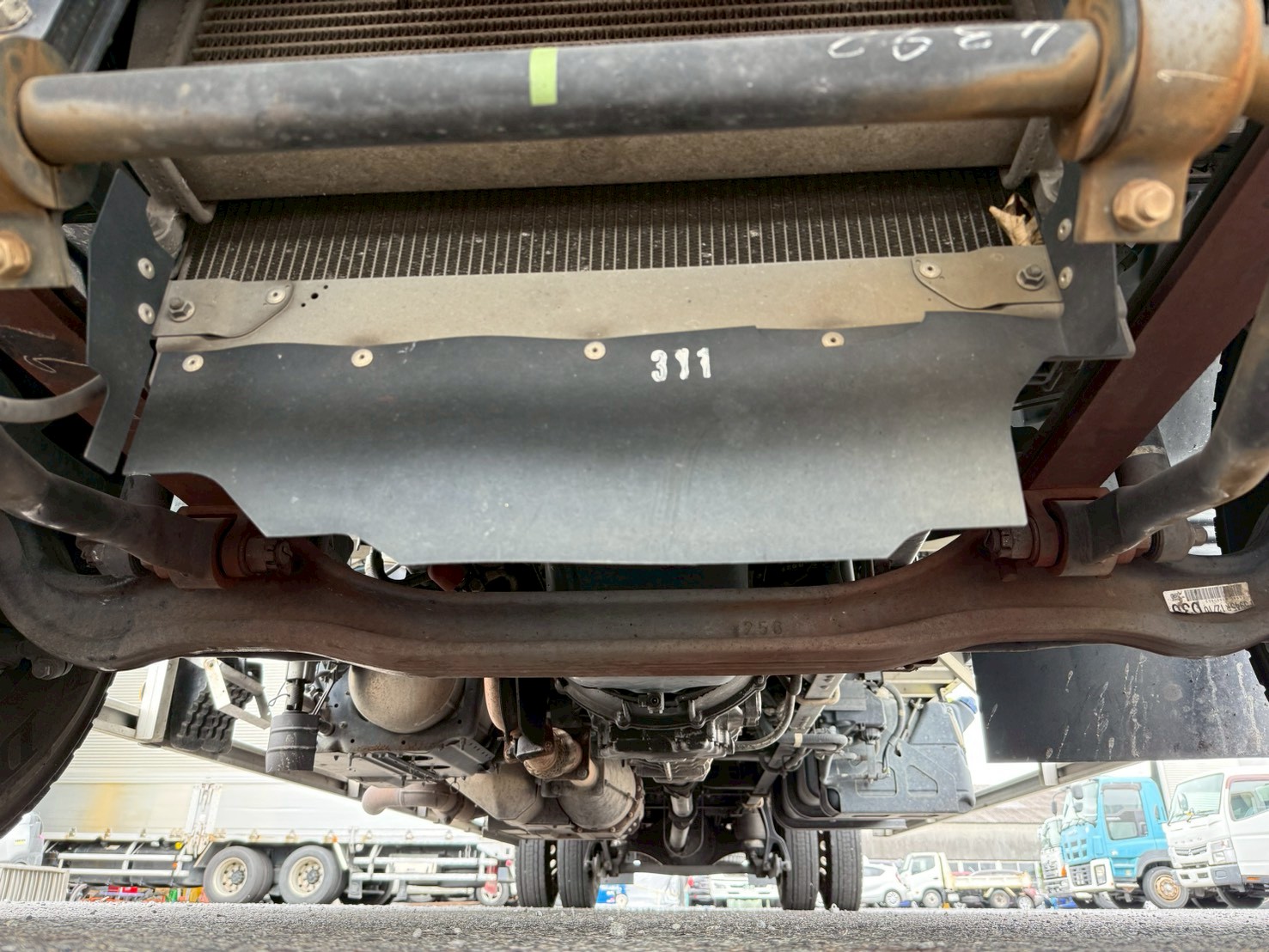 いすゞ 中型ワイド フォワード アルミウィング 2RG-FRR90T2