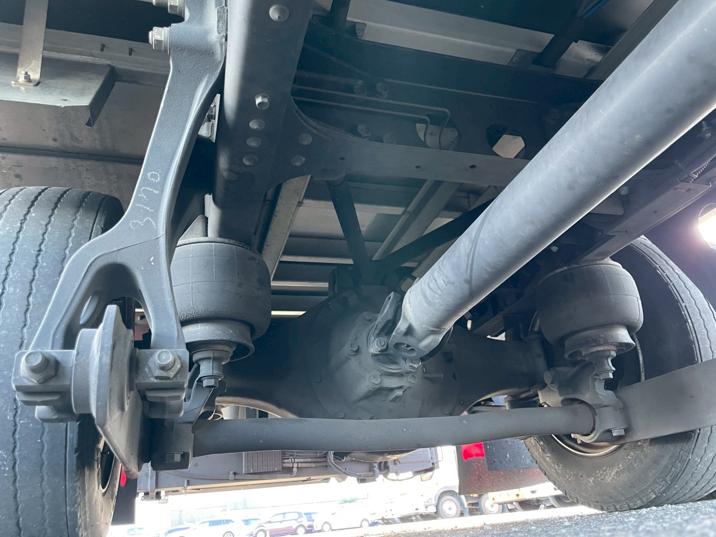 いすゞ 中型ワイド  アルミウィング 2RG-FRR90T2