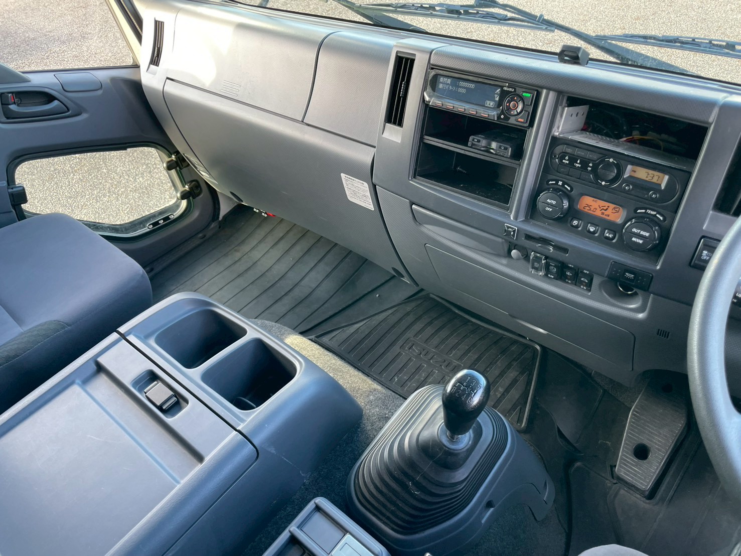 いすゞ 中型ワイド  アルミウィング 2RG-FRR90T2