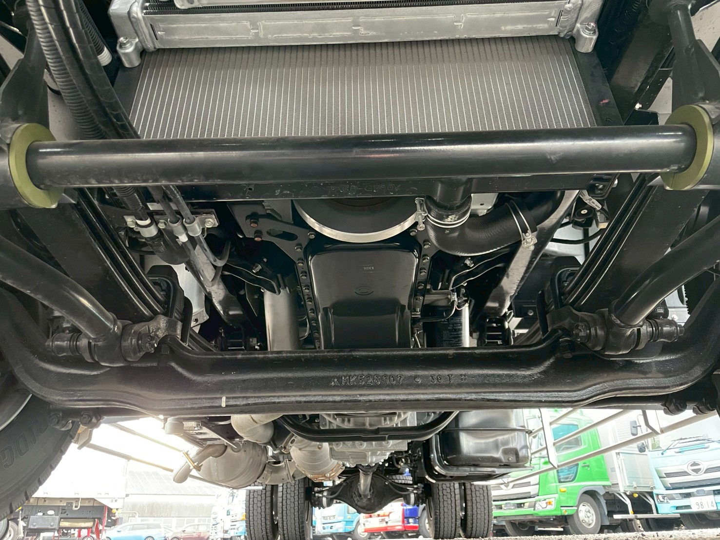 三菱 中型増トンワイド  平ボディ 2KG-FK62FZ
