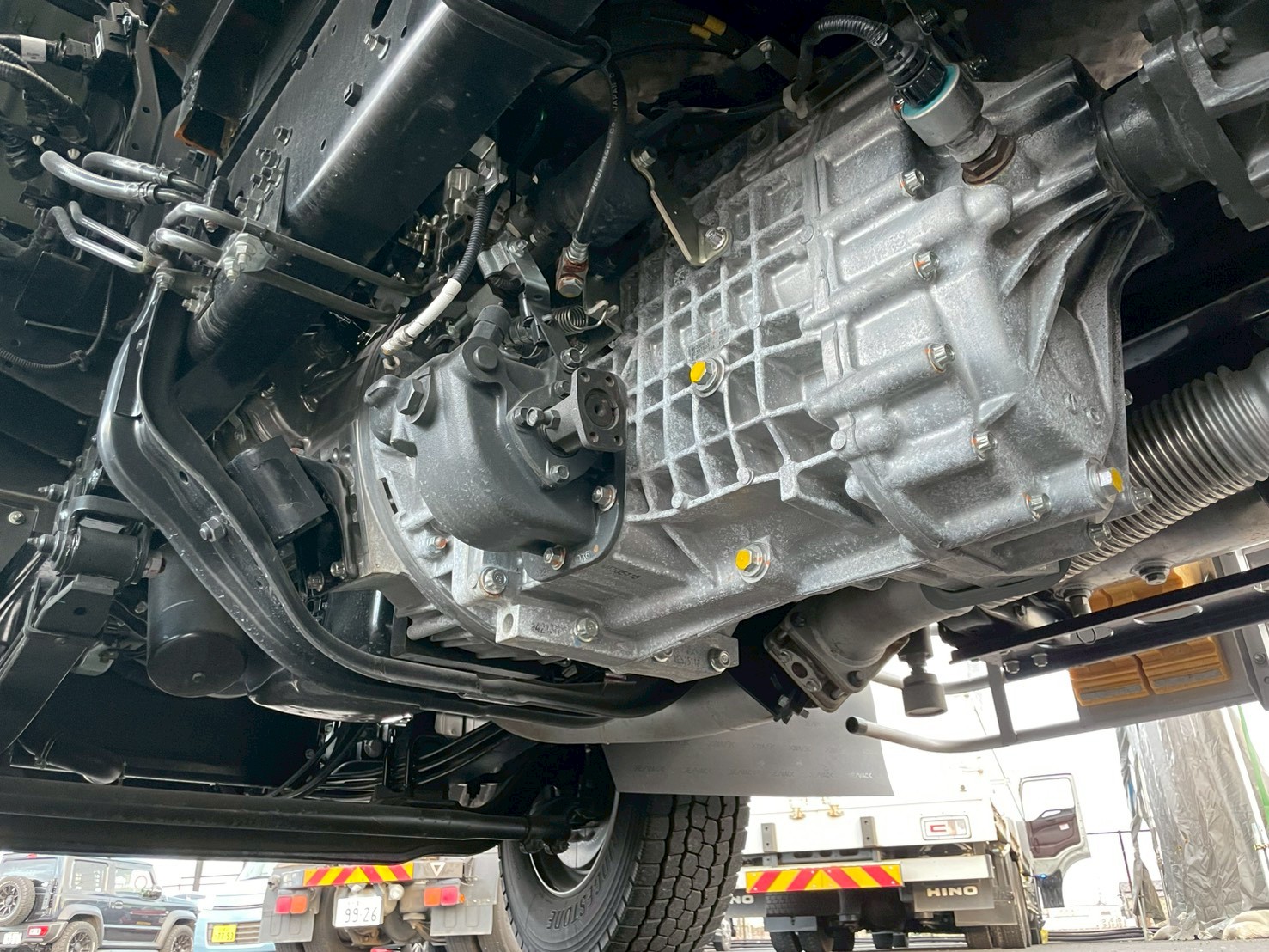 三菱 中型増トンワイド  平ボディ 2KG-FK62FZ