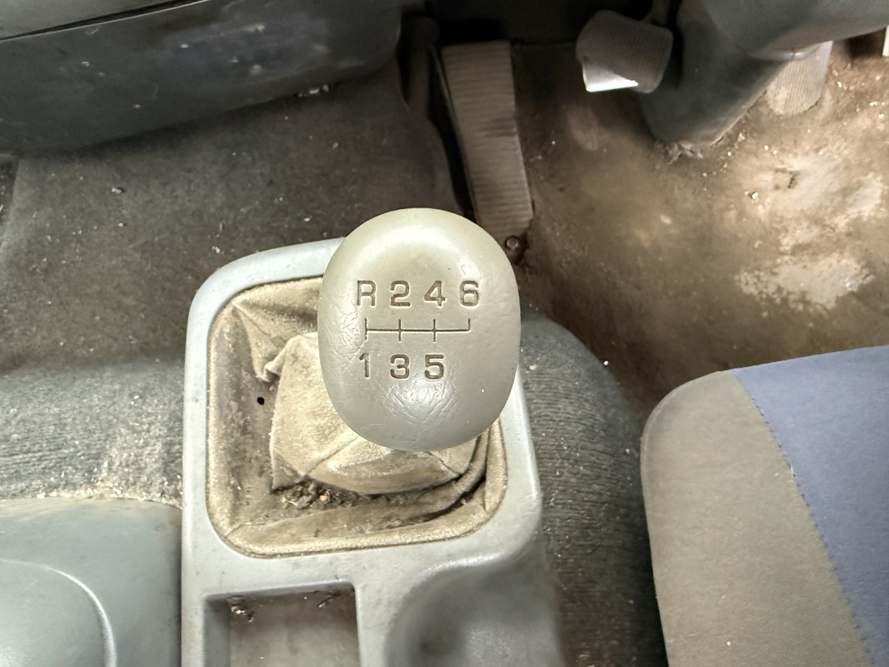 三菱 中型増トン標準  アームロール LKG-FK62FZ