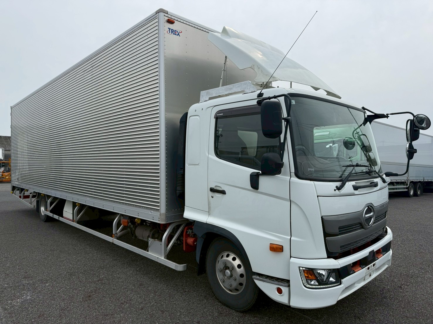 日野 中型ワイド  バン 2PG-FD2ABA改