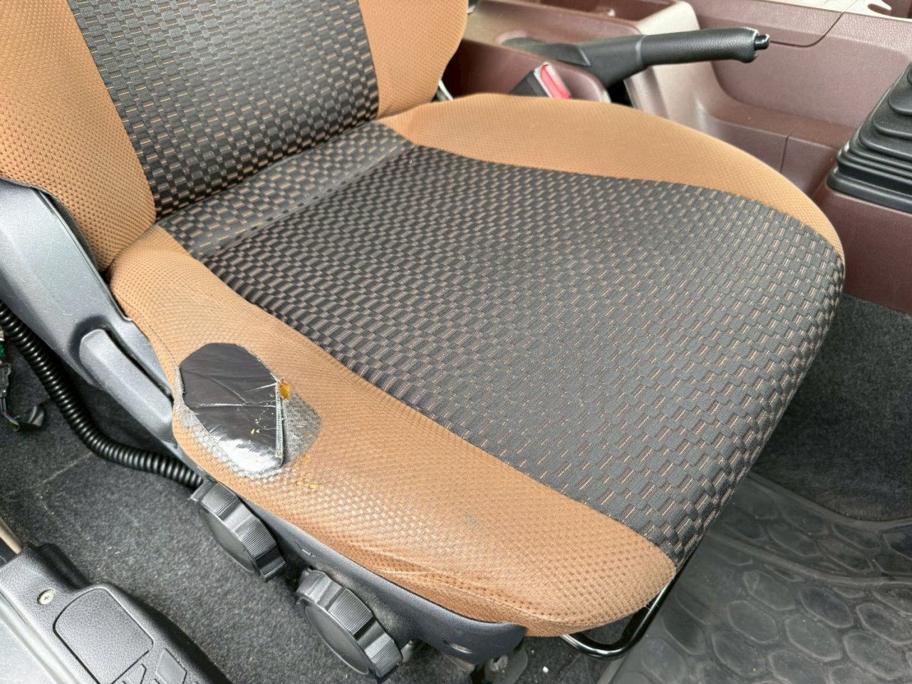 日野 中型ワイド  バン 2PG-FD2ABA改